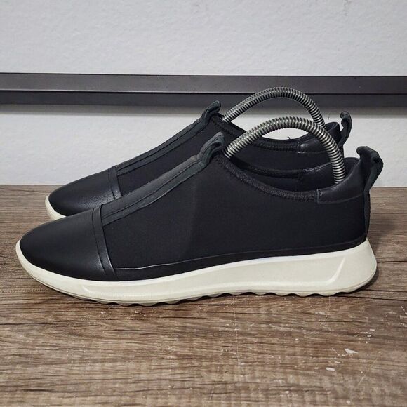Ecco Flexure Runner Women's Athletic Shoes Size 38 (7-7.5) Black - Picture 1 of 8